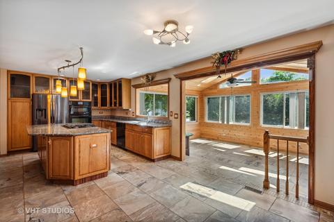 1590 Della Dr, Hoffman Estates, IL 60169 photo 13