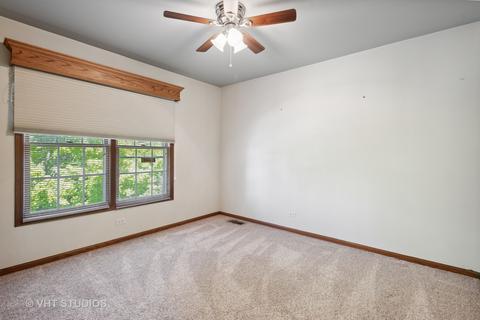 1590 Della Dr, Hoffman Estates, IL 60169 photo 18