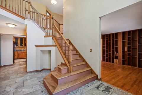 1590 Della Dr, Hoffman Estates, IL 60169 photo 3