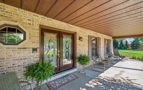 809 Shell Ct, Schaumburg, IL 60193 photo 3