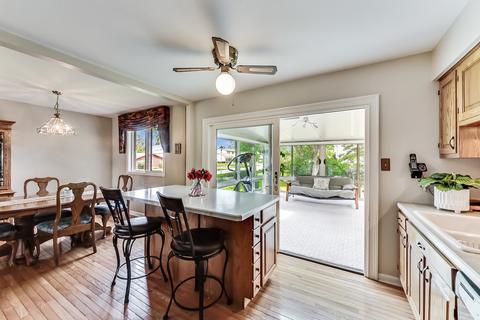 1051 Windsor Dr, Wheaton, IL 60189 photo 16