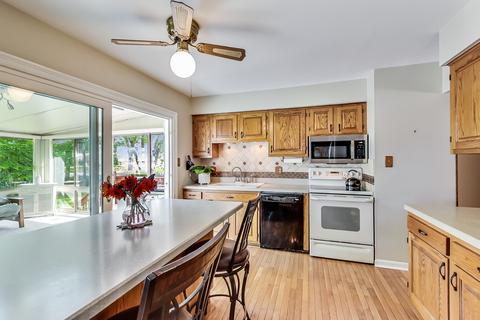 1051 Windsor Dr, Wheaton, IL 60189 photo 14