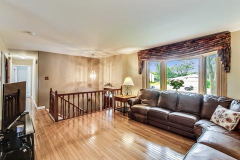 1051 Windsor Dr, Wheaton, IL 60189 photo 9