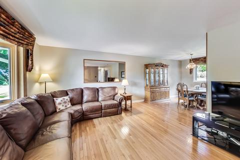 1051 Windsor Dr, Wheaton, IL 60189 photo 8