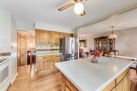 1051 Windsor Dr, Wheaton, IL 60189 photo 17