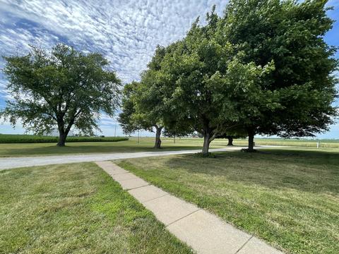 80 N 23rd Rd, Peru, IL 61354 photo 3