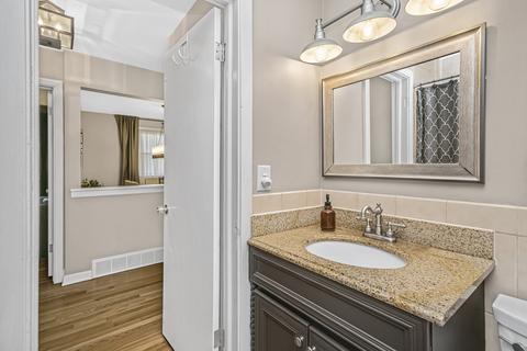 217 Grey Ave, Evanston, IL 60202 photo 13