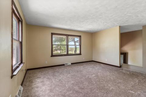 624 Mello Dr, Chenoa, IL 61726 photo 4