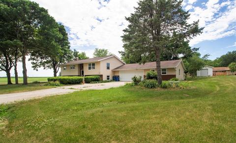 624 Mello Dr, Chenoa, IL 61726 photo 1
