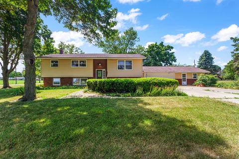 624 Mello Dr, Chenoa, IL 61726 photo 2