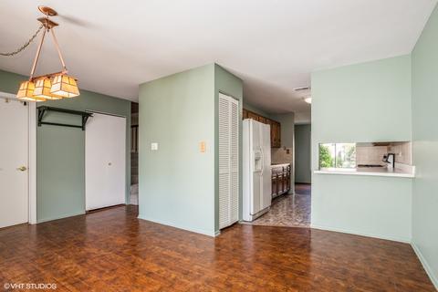 2012 Garden Ter, Hoffman Estates, IL 60169 photo 4