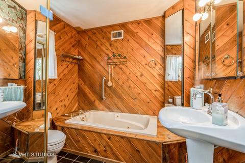 912 Hayden Dr, Mchenry, IL 60051 photo 9