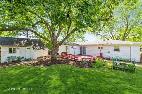 912 Hayden Dr, Mchenry, IL 60051 photo 2