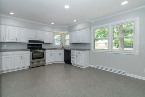 803 W College Ave, Normal, IL 61761 photo 10