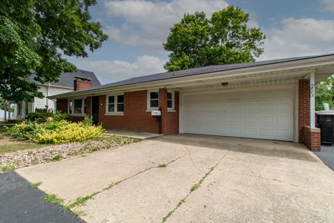 803 W College Ave, Normal, IL 61761 photo 2