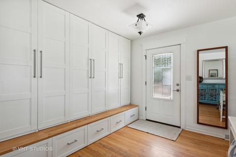 907 Sunset Rd, Wheaton, IL 60189 photo 2