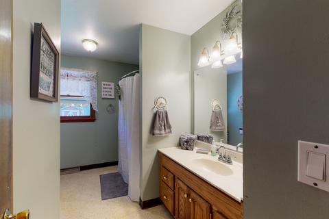 670 Bennett Dr, Elgin, IL 60120 photo 18