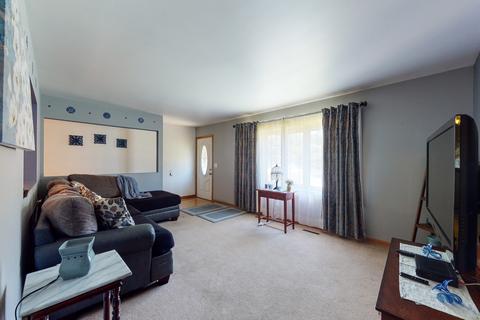 670 Bennett Dr, Elgin, IL 60120 photo 5