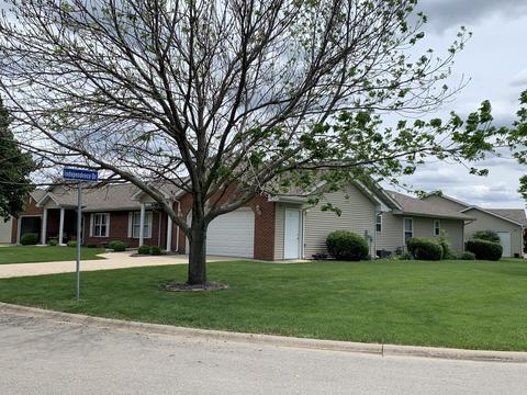 1118 31st St, Peru, IL 61354 photo 2