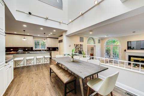1037 Hillside Rd, Northbrook, IL 60062 photo 12