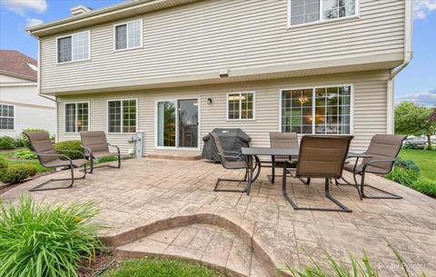 1630 Montclair Dr, Elgin, IL 60123 photo 3