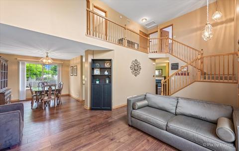 1630 Montclair Dr, Elgin, IL 60123 photo 5