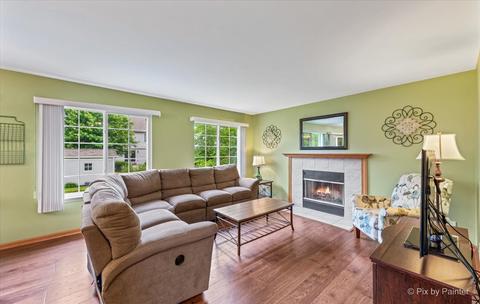 1630 Montclair Dr, Elgin, IL 60123 photo 8