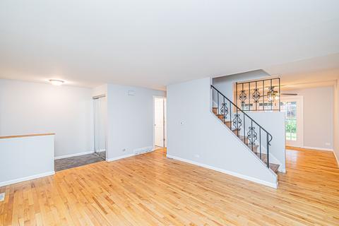8915 Robin Dr #B, Des Plaines, IL 60016 photo 4