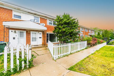 8915 Robin Dr #B, Des Plaines, IL 60016 photo 1