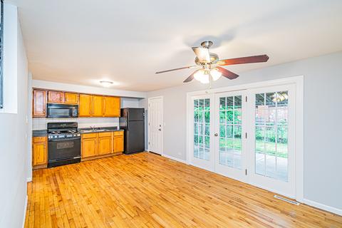 8915 Robin Dr #B, Des Plaines, IL 60016 photo 10