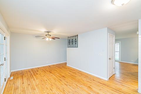 8915 Robin Dr #B, Des Plaines, IL 60016 photo 8