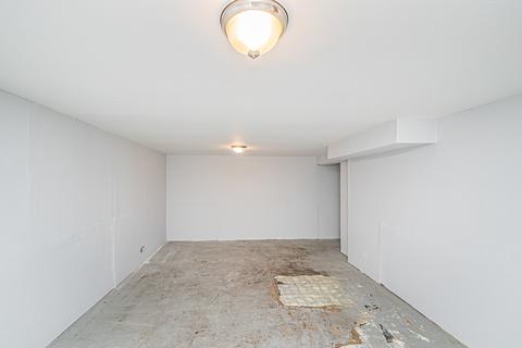 8915 Robin Dr #B, Des Plaines, IL 60016 photo 19