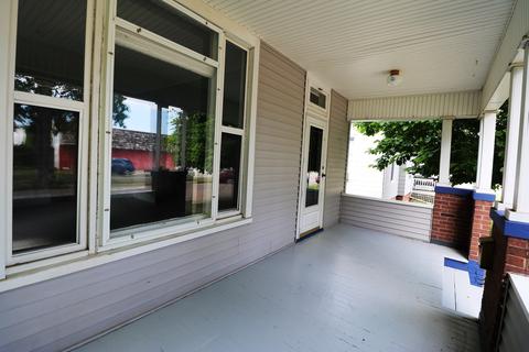 605 E Mulberry St, Bloomington, IL 61701 photo 3