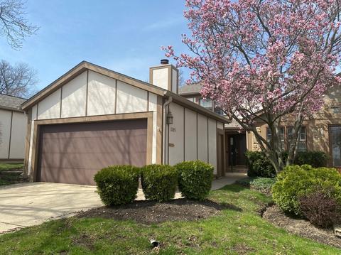 1105 Oakview Dr, Wheaton, IL 60187 photo 1