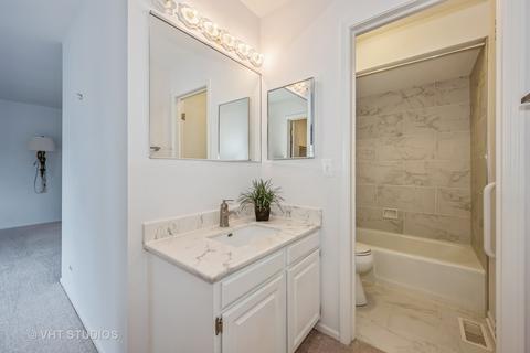 1105 Oakview Dr, Wheaton, IL 60187 photo 12