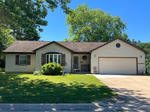401 Morgan St, Dwight, IL 60420 photo 1