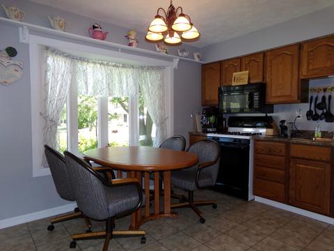 401 Morgan St, Dwight, IL 60420 photo 2