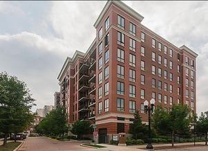 343 W Old Town Ct #P-32, Chicago, IL 60610