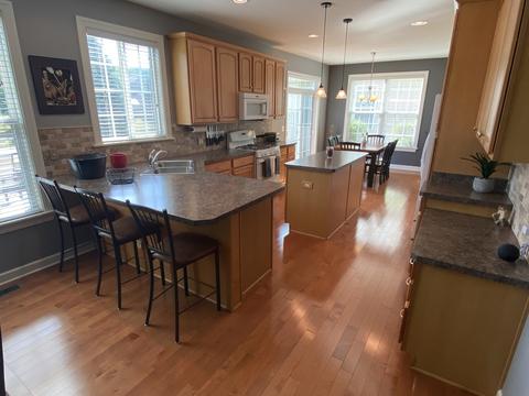843 Beech Dr, Elgin, IL 60120 photo 2