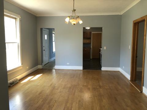 552 Raymond St, Elgin, IL 60120 photo 4