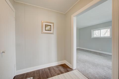 5724 W Hawthorne Ave, Berkeley, IL 60163 photo 4