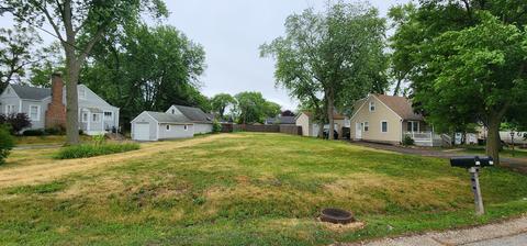 27 Village Road, Willowbrook, IL 60527