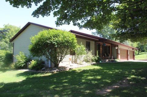 13964 Michael Ct, Morrison, IL 61270 photo 1