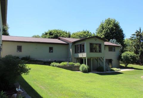13964 Michael Ct, Morrison, IL 61270 photo 3