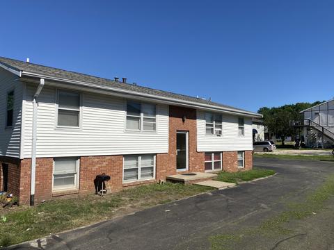 1506 Ensign Dr, Normal, IL 61761 photo 2