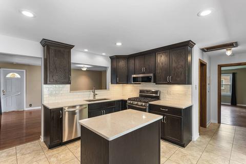 28 Oakwood Dr, Kankakee, IL 60901 photo 8