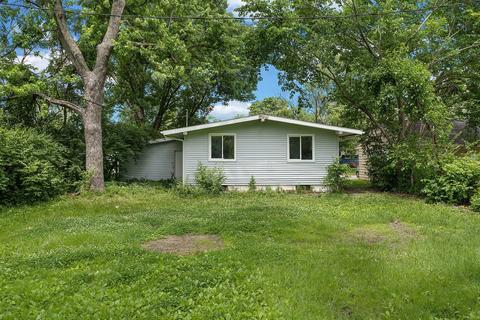 309 Edgebrook Dr, Champaign, IL 61820 photo 6