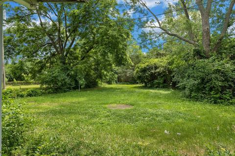 309 Edgebrook Dr, Champaign, IL 61820 photo 5