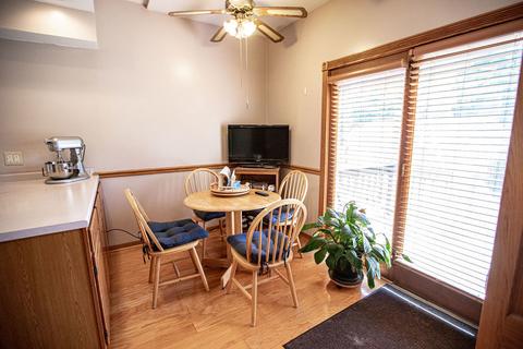 528 Thomas Ave, Forest Park, IL 60130 photo 4