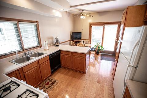 528 Thomas Ave, Forest Park, IL 60130 photo 5